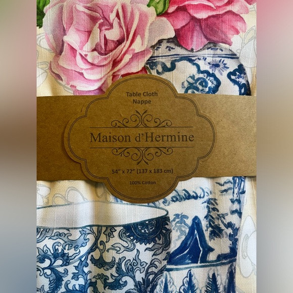 Gorgeous Maison d’Hermine Tablecloth 54” x 72” - Picture 8 of 9